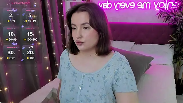 FeralPeach online show from October 2025 04:55:02 AM