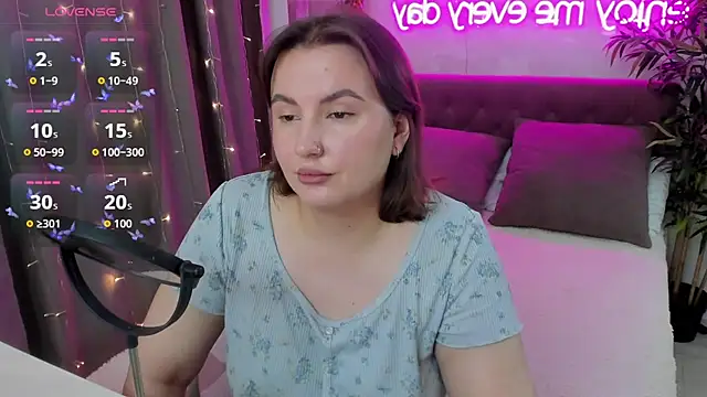 FeralPeach online show from October 2025 04:21:02 AM