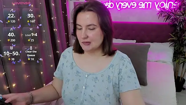 FeralPeach online show from October 2025 05:29:01 AM