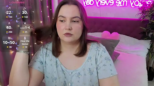 Snapshot of FeralPeach chatting on March 2026 06:32:01 AM FeralPeach online show from March 2026 06:32:01 AM