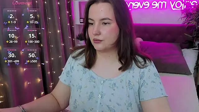 Snapshot of FeralPeach chatting on March 2026 07:35:02 AM FeralPeach online show from March 2026 07:35:02 AM