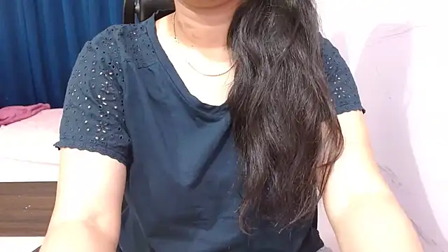 Snapshot of priya__81 chatting on January 2025 05:06:01 PM priya 81 online show from January 2025 05:06:01 PM