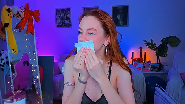 Alyssa Smitt online show from February 2025 11:14:02 PM