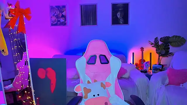 Alyssa Smitt online show from March 2025 02:30:02 AM