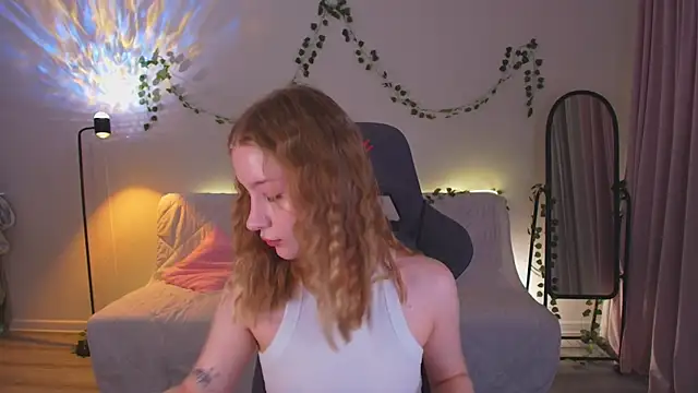 Snapshot of Eva_Davi chatting on October 2025 01:48:02 AM Eva Davi online show from October 2025 01:48:02 AM