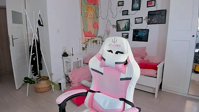 Snapshot of Mia_Madden chatting on January 2025 05:20:02 AM Mia Madden online show from January 2025 05:20:02 AM