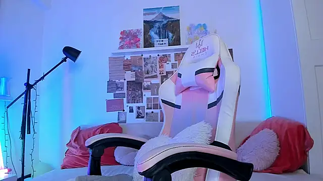 Snapshot of Mia_Madden chatting on September 2025 03:41:02 AM Mia Madden online show from September 2025 03:41:02 AM