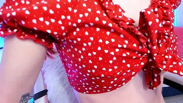 Snapshot of Mia_Madden chatting on November 2025 02:22:02 AM Mia Madden online show from November 2025 02:22:02 AM