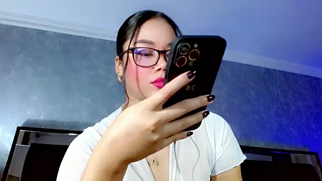 Snapshot of JasmineMoore chatting on April 2026 09:48:01 PM JasmineMoore online show from April 2026 09:48:01 PM