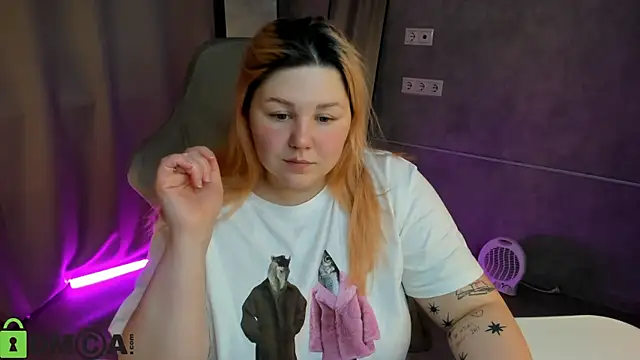 Ruth Oliver online show from November 2025 01:08:02 AM