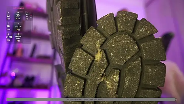 Snapshot of MissKorah chatting on April 2026 12:43:02 AM MissKorah online show from April 2026 12:43:02 AM