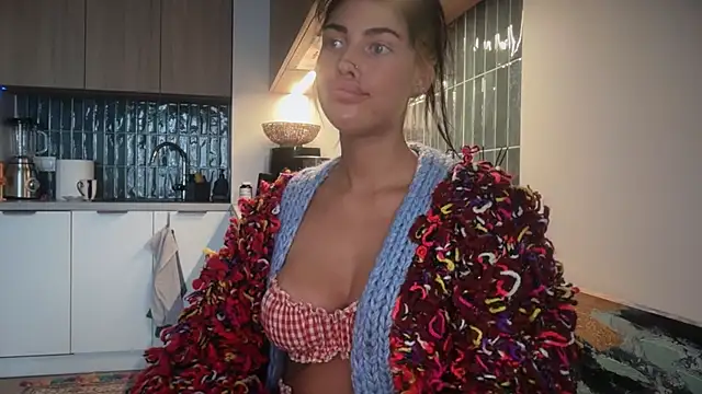 Snapshot of Marakuia054 chatting on November 2025 07:18:02 AM Marakuia054 online show from November 2025 07:18:02 AM