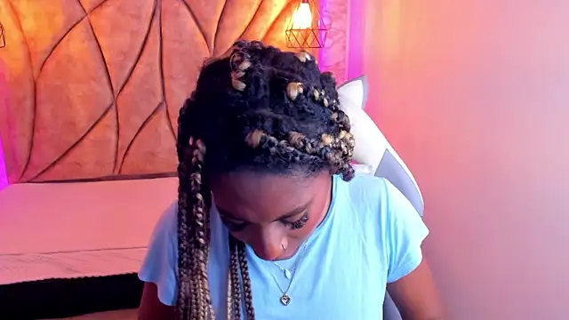 Queen perla  online show from January 2025 05:55:01 PM