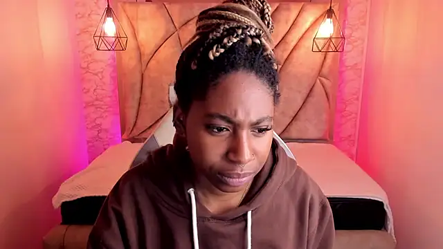 Queen perla  online show from February 2025 12:21:02 PM