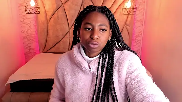 Queen perla  online show from March 2025 12:33:02 PM