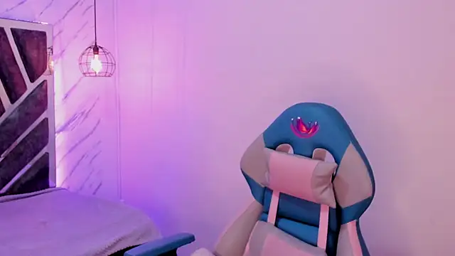 Queen perla  online show from September 2025 12:05:02 PM