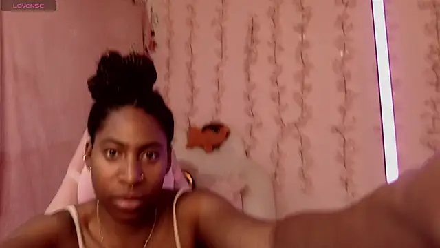 Queen perla  online show from December 2025 07:08:02 PM