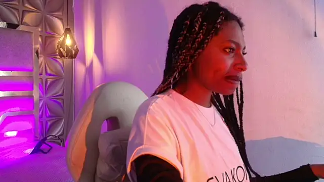 Queen perla  online show from February 2026 06:47:02 PM