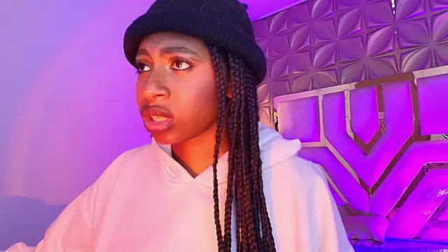 Queen perla  online show from March 2026 01:03:01 PM