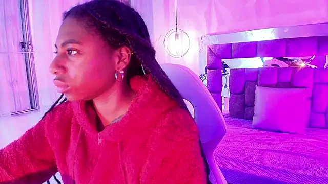 Snapshot of Queen_perla_ chatting on June 2026 12:39:01 PM Queen perla online show from June 2026 12:39:01 PM