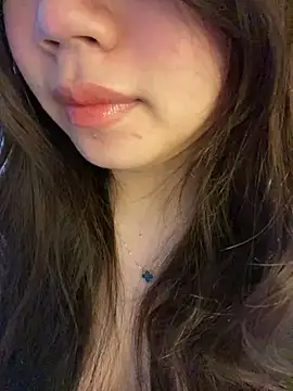 Snapshot of Hotellinh12 chatting on March 2026 05:29:02 PM Hotellinh12 online show from March 2026 05:29:02 PM