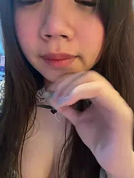 Snapshot of Hotellinh12 chatting on April 2026 12:08:02 PM Hotellinh12 online show from April 2026 12:08:02 PM