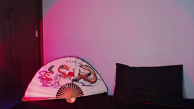 Snapshot of catipetite chatting on December 2024 04:12:02 AM catipetite online show from December 2024 04:12:02 AM