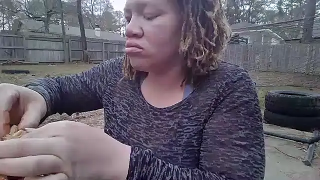 Snapshot of Milfshakecafe chatting on January 2025 03:23:02 PM Milfshakecafe online show from January 2025 03:23:02 PM