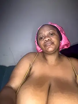 Chubbykarisma27 online show from September 2025 07:52:01 PM