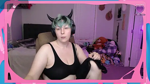 Snapshot of CirqueNoirBlu chatting on September 2025 03:19:01 AM CirqueNoirBlu online show from September 2025 03:19:01 AM