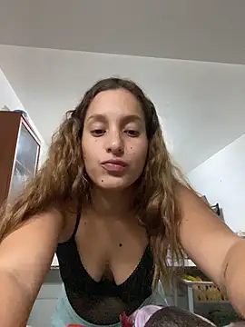 Agnescruzz online show from March 2026 07:42:01 PM