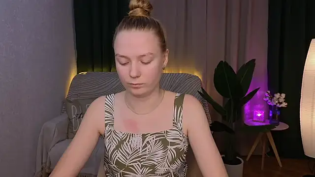 Snapshot of CarolynCohen__ chatting on December 2024 04:53:01 AM CarolynCohen online show from December 2024 04:53:01 AM