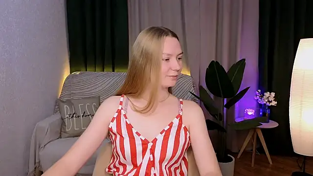 Snapshot of CarolynCohen__ chatting on December 2024 02:03:02 AM CarolynCohen online show from December 2024 02:03:02 AM