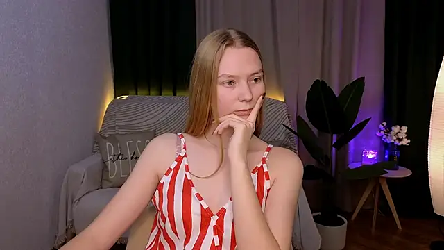 Snapshot of CarolynCohen__ chatting on December 2024 05:09:02 AM CarolynCohen online show from December 2024 05:09:02 AM