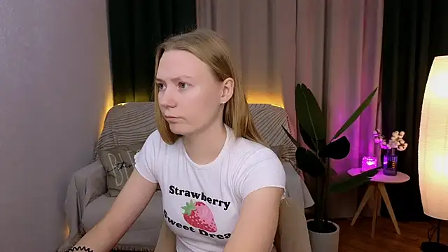 Snapshot of CarolynCohen__ chatting on December 2024 01:56:02 AM CarolynCohen online show from December 2024 01:56:02 AM