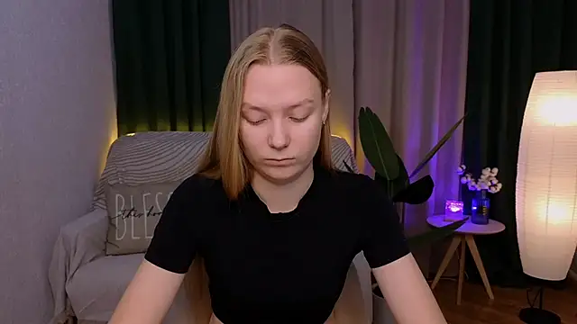 Snapshot of CarolynCohen__ chatting on December 2024 01:51:01 AM CarolynCohen online show from December 2024 01:51:01 AM