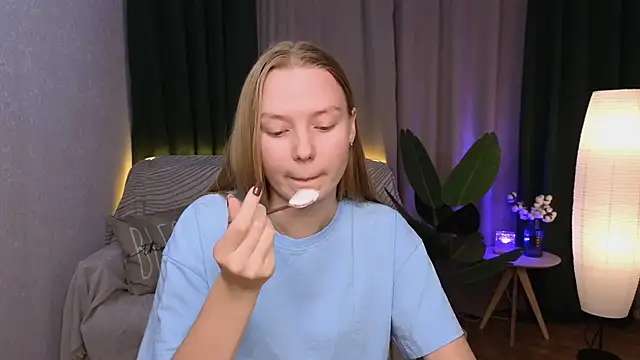 Snapshot of CarolynCohen__ chatting on December 2024 10:28:02 AM CarolynCohen online show from December 2024 10:28:02 AM