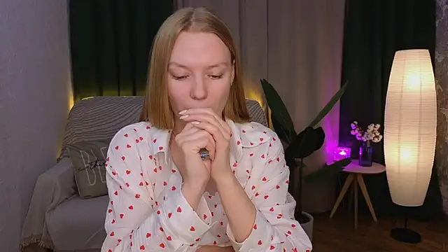 Snapshot of CarolynCohen__ chatting on January 2025 05:03:01 AM CarolynCohen online show from January 2025 05:03:01 AM