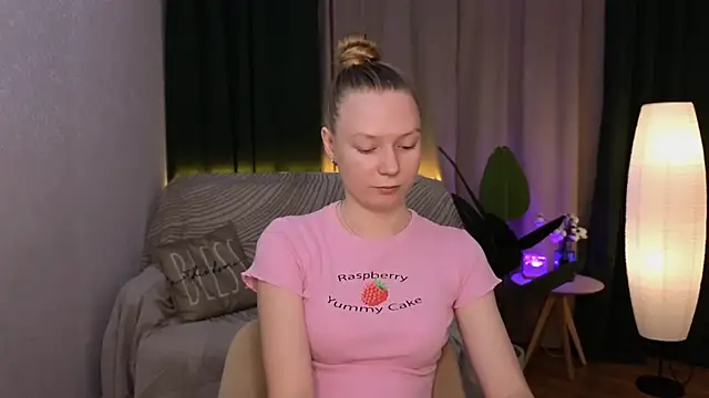 Snapshot of CarolynCohen__ chatting on January 2025 02:06:01 AM CarolynCohen online show from January 2025 02:06:01 AM