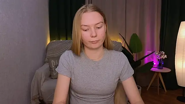 Snapshot of CarolynCohen__ chatting on February 2025 04:57:01 AM CarolynCohen online show from February 2025 04:57:01 AM