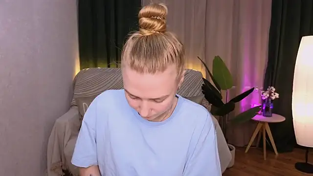 Snapshot of CarolynCohen__ chatting on February 2025 04:59:01 AM CarolynCohen online show from February 2025 04:59:01 AM