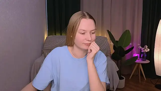 Snapshot of CarolynCohen__ chatting on February 2025 05:15:02 AM CarolynCohen online show from February 2025 05:15:02 AM