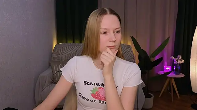 Snapshot of CarolynCohen__ chatting on February 2025 11:53:01 AM CarolynCohen online show from February 2025 11:53:01 AM