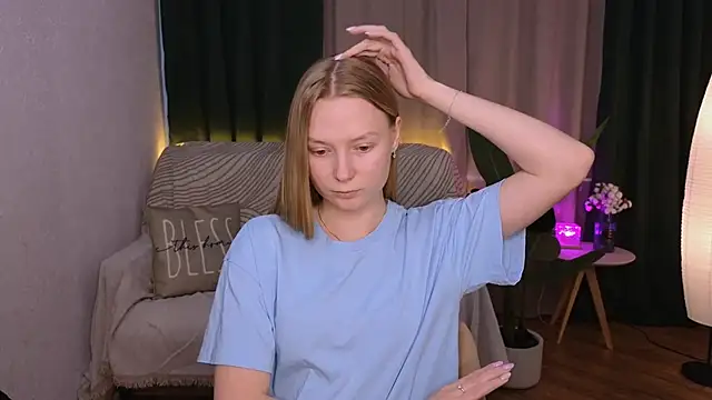 Snapshot of CarolynCohen__ chatting on February 2025 08:06:02 AM CarolynCohen online show from February 2025 08:06:02 AM