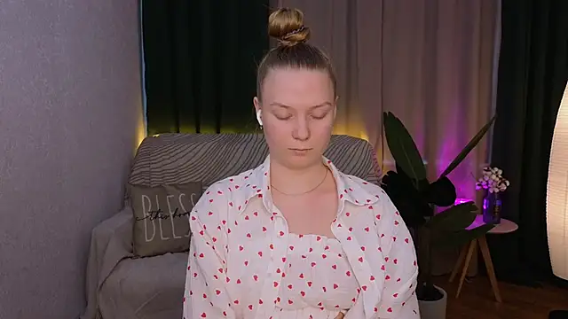 Snapshot of CarolynCohen__ chatting on February 2025 05:08:01 AM CarolynCohen online show from February 2025 05:08:01 AM