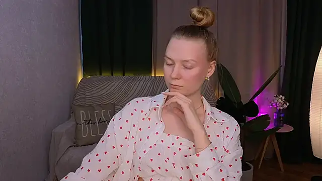 Snapshot of CarolynCohen__ chatting on February 2025 08:14:01 AM CarolynCohen online show from February 2025 08:14:01 AM