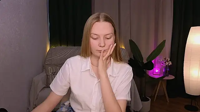 Snapshot of CarolynCohen__ chatting on February 2025 05:13:01 AM CarolynCohen online show from February 2025 05:13:01 AM