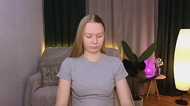 Snapshot of CarolynCohen__ chatting on March 2025 02:15:01 AM CarolynCohen online show from March 2025 02:15:01 AM