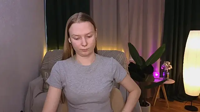 Snapshot of CarolynCohen__ chatting on March 2025 05:20:02 AM CarolynCohen online show from March 2025 05:20:02 AM