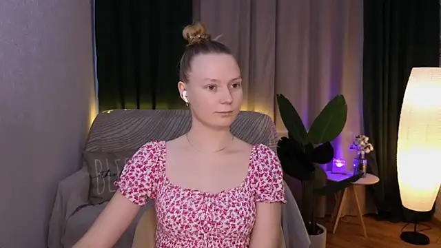 Snapshot of CarolynCohen__ chatting on March 2025 08:24:02 AM CarolynCohen online show from March 2025 08:24:02 AM